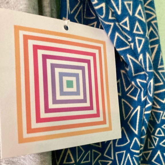 NWT Lularoe Randy Top - Picture 2 of 6